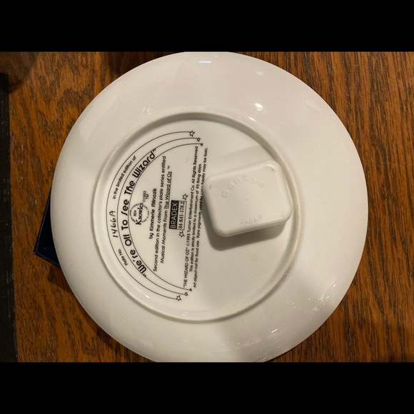 1993 The Wizard of Oz Limited Edition Musical Plate “We’re off to see the Wizard - Picture 5 of 5